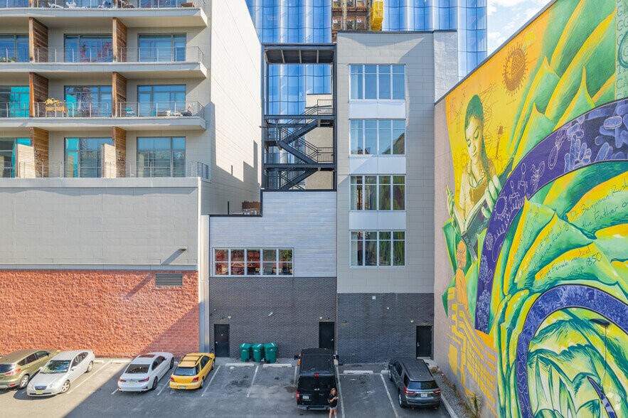 More Photos Of 1108-1110 Chestnut St, Philadelphia Office For Lease