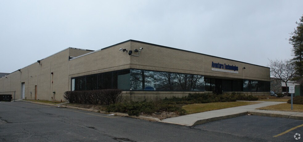 More Photos Of 180 Adams Ave, Hauppauge Flex For Lease