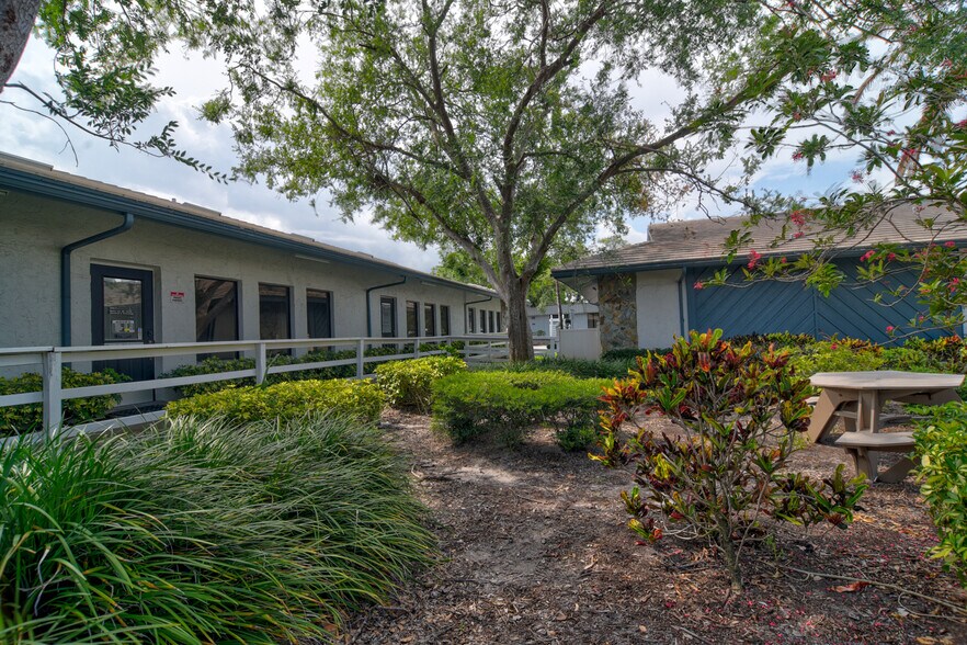 More Photos Of 3275 66th St N, Saint Petersburg Medical For Sale