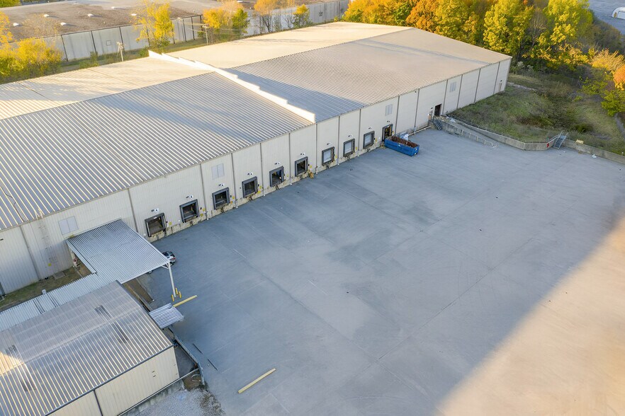 More Photos Of 3400 Westinghouse Blvd, Charlotte Manufacturing For Lease