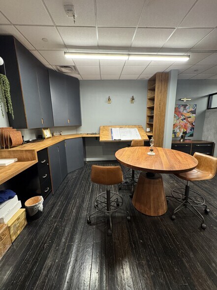 More Photos Of 215 E Main St, Lakeland Storefront For Lease