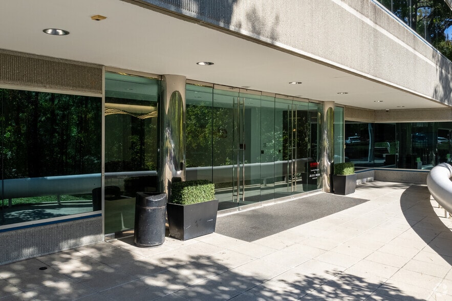 More Photos Of 600 Luckie Dr, Birmingham Office For Lease