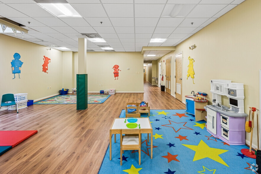 More Photos Of 3538 Moncure Ave, Falls Church Daycare Center For Sale