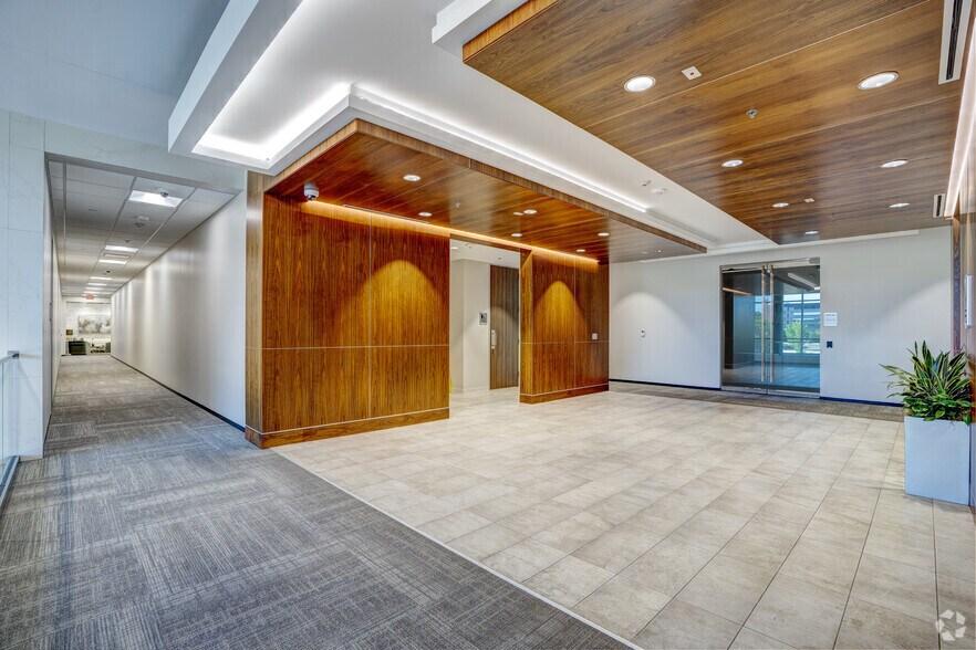 More Photos Of 18211 Katy Fwy, Houston Office For Lease