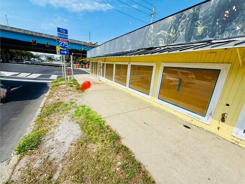 More Photos Of 1601 5th Ave N, Saint Petersburg Storefront Retail Residential For Sale
