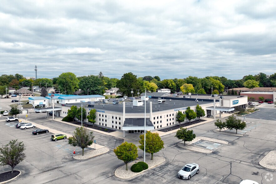 More Photos Of 800 S Tillotson Ave, Muncie Office For Sale