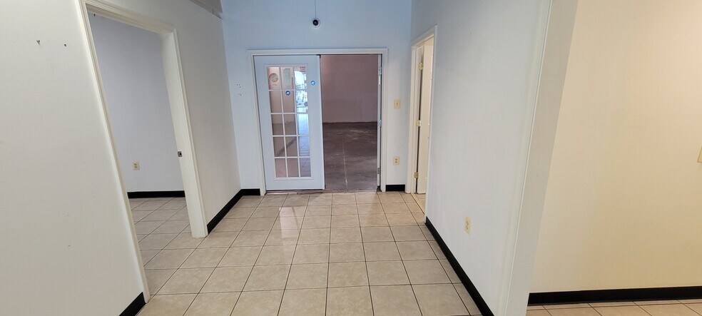 More Photos Of 21580 Atlantic Blvd, Sterling Warehouse For Lease