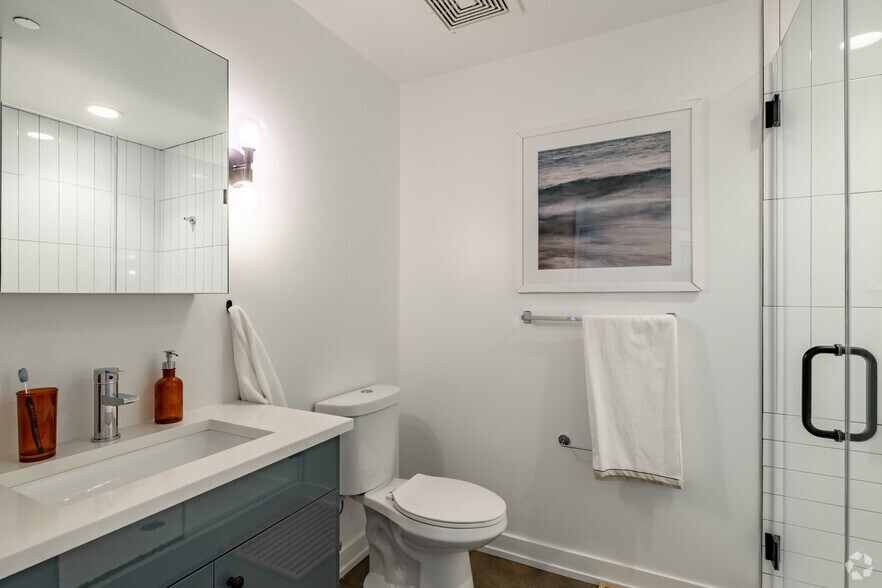 More Photos Of 5050 N Broadway St, Chicago Apartments For Lease