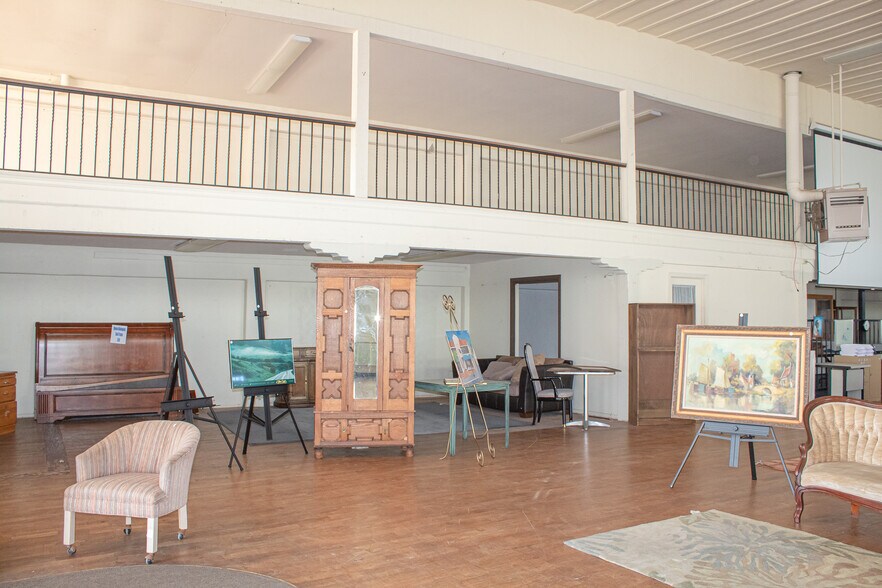 More Photos Of 480 Lighthouse Ave, Pacific Grove Storefront Retail Office For Lease