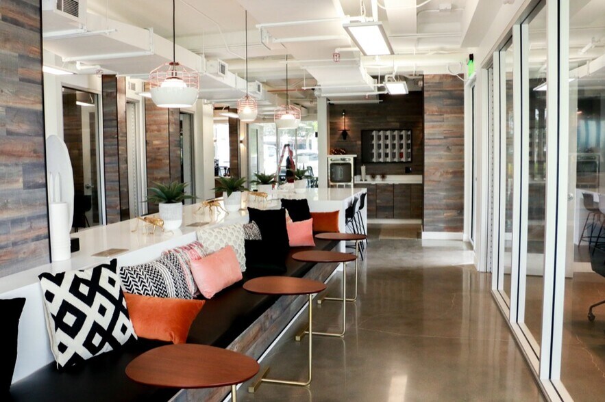 More Photos Of 100 E MacArthur Blvd, Santa Ana Apartments For Lease