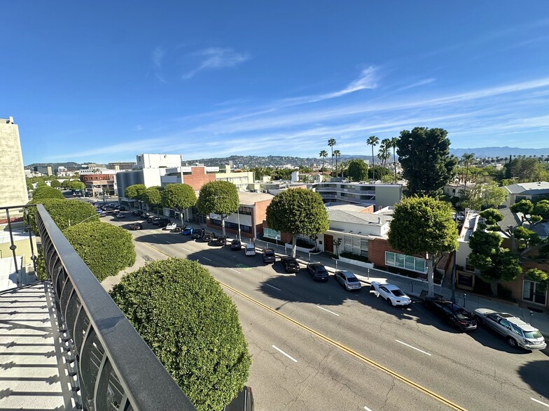 More Photos Of 445 S Beverly Dr, Beverly Hills Loft Creative Space For Lease