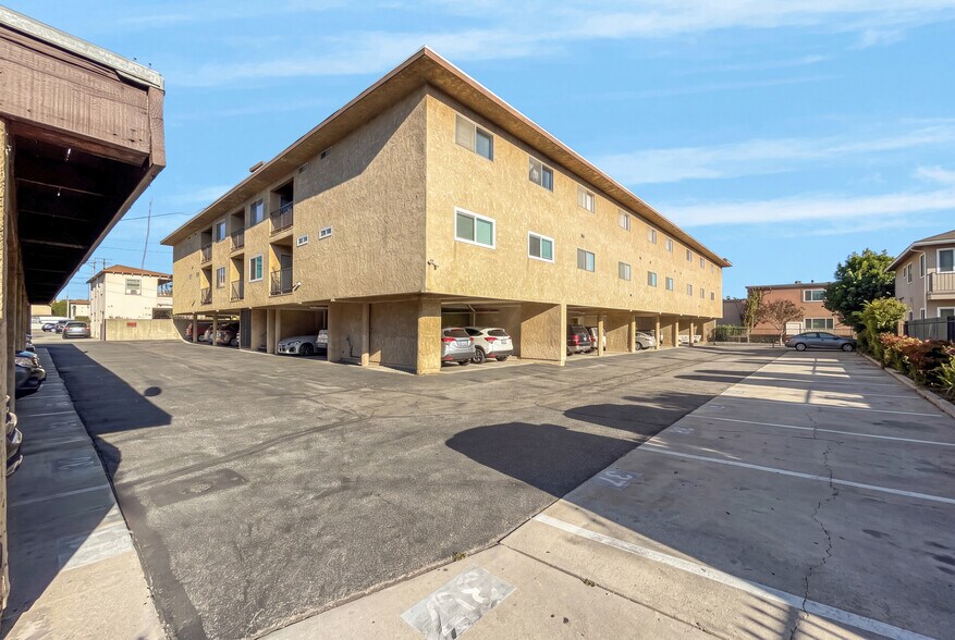 More Photos Of 2101 Vine St, Alhambra Apartments For Sale