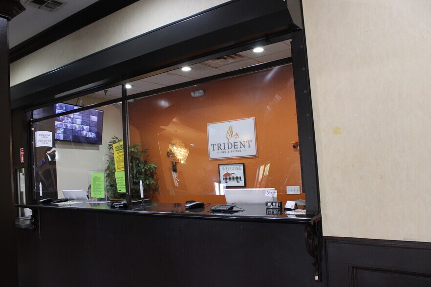 More Photos Of 12340 I-10 Service Rd, New Orleans Hotel For Sale