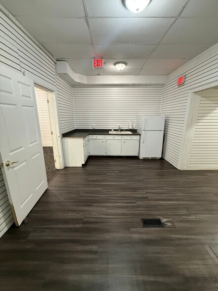 More Photos Of 122 N Court St, Marysville Freestanding For Sale