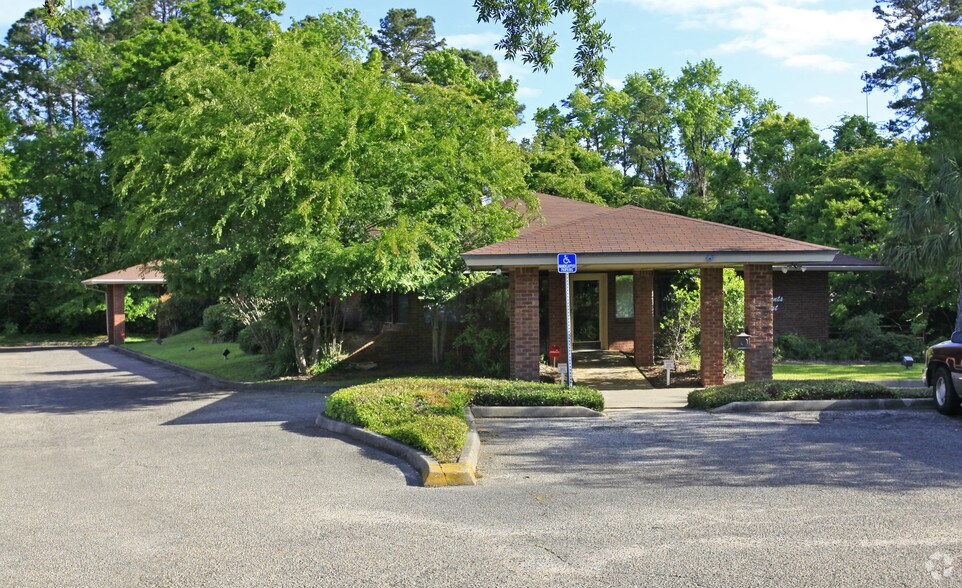 More Photos Of 3401 Capital Cir NE, Tallahassee Medical For Lease
