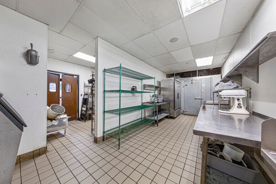 More Photos Of 517 2nd St, Hudson Storefront Retail Office For Sale