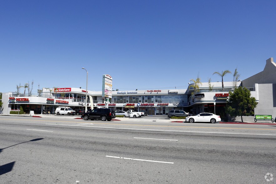 More Photos Of 19307-19327 Ventura Blvd, Tarzana Storefront Retail Office For Lease