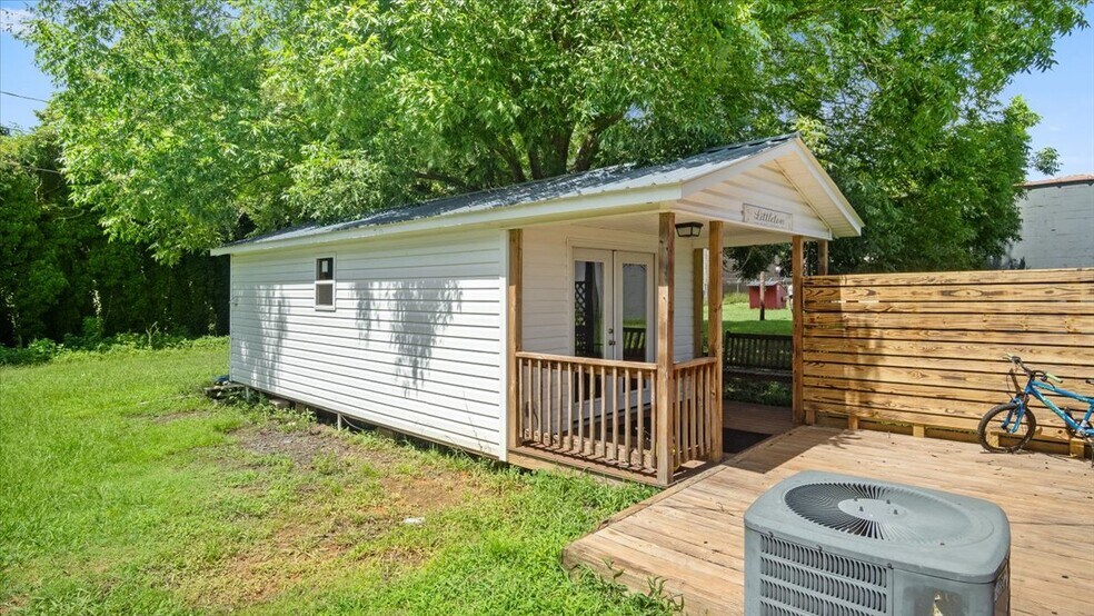 More Photos Of 202 E. North Main Street, Littleton General Retail For Sale