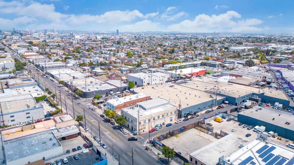More Photos Of 3220 S Main St, Los Angeles Warehouse For Lease