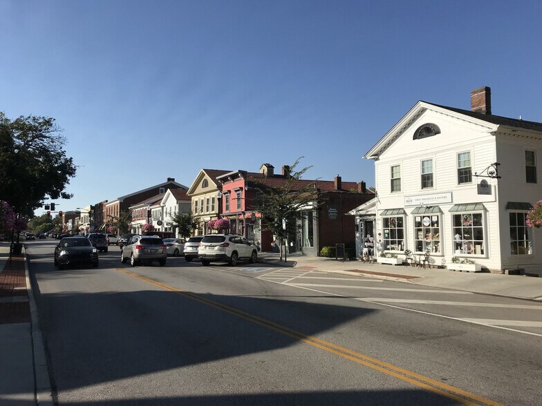 More Photos Of 218-220 N Main St, Hudson Freestanding For Lease