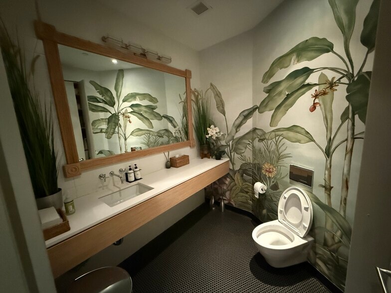 More Photos Of 160 Seventh Ave S, New York Medical For Sale