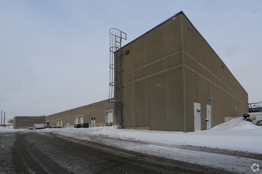 More Photos Of 40 Ironside Cres, Toronto Warehouse For Lease