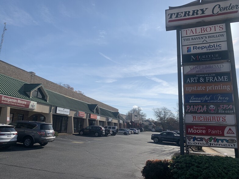 More Photos Of 2508 N Main St, Anderson General Retail For Lease