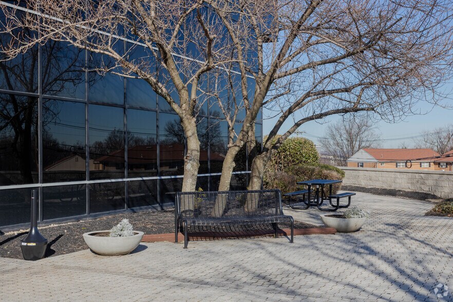 More Photos Of 900 Us Highway 9 N, Woodbridge Office For Lease