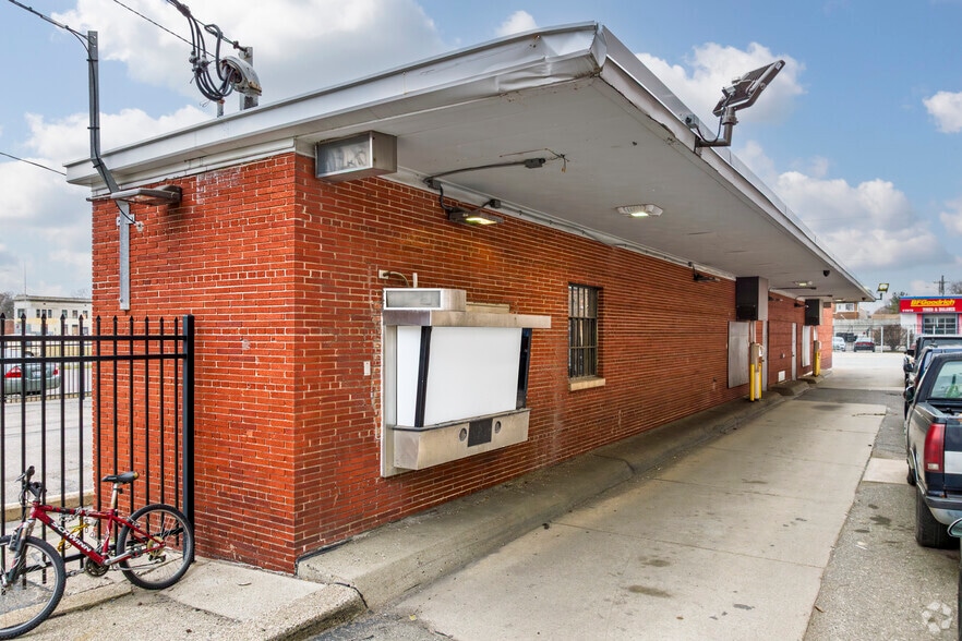 More Photos Of 11606 Woodward Ave, Detroit General Retail For Sale