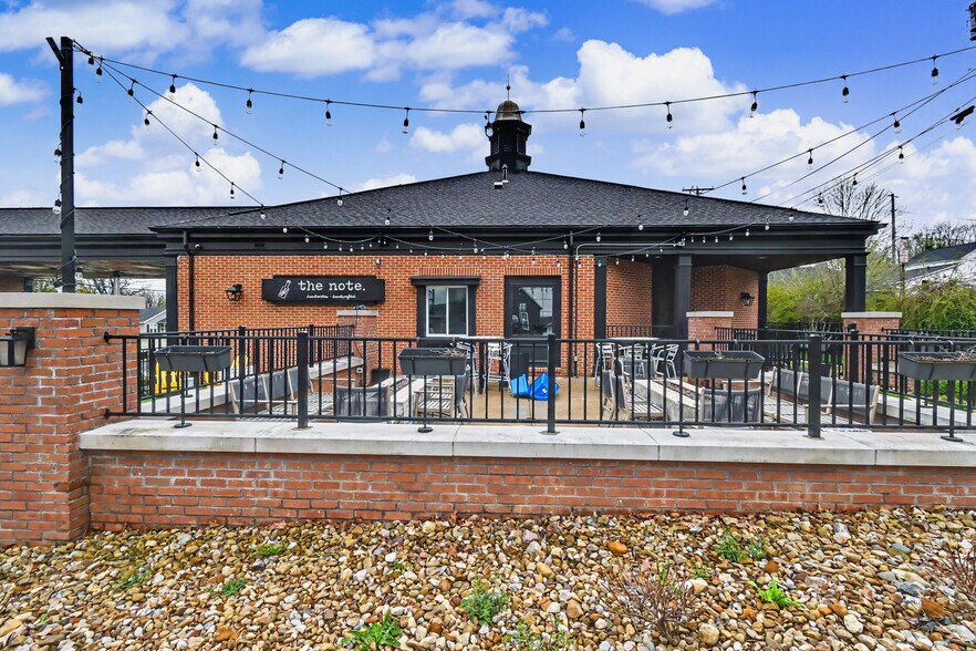 Primary Photo Of 40 E Main St, Lexington Storefront Retail Office For Lease