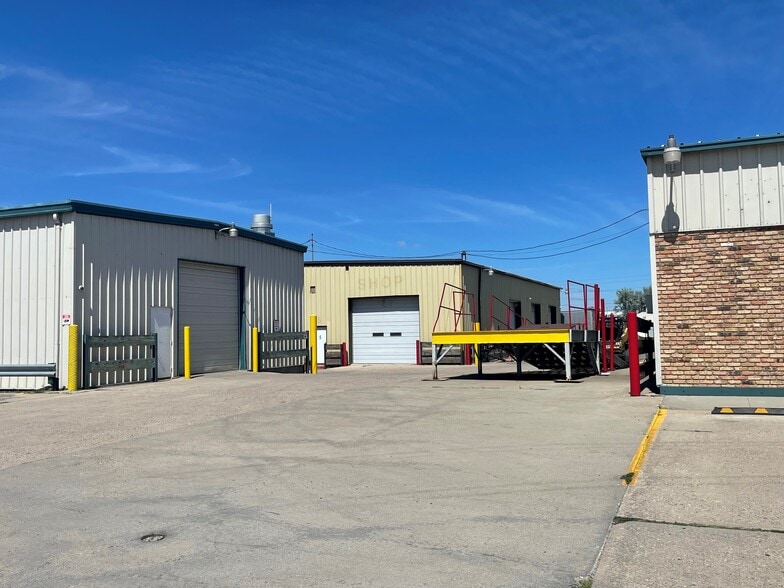 More Photos Of 3215 Main Ave, Fargo Storefront For Lease