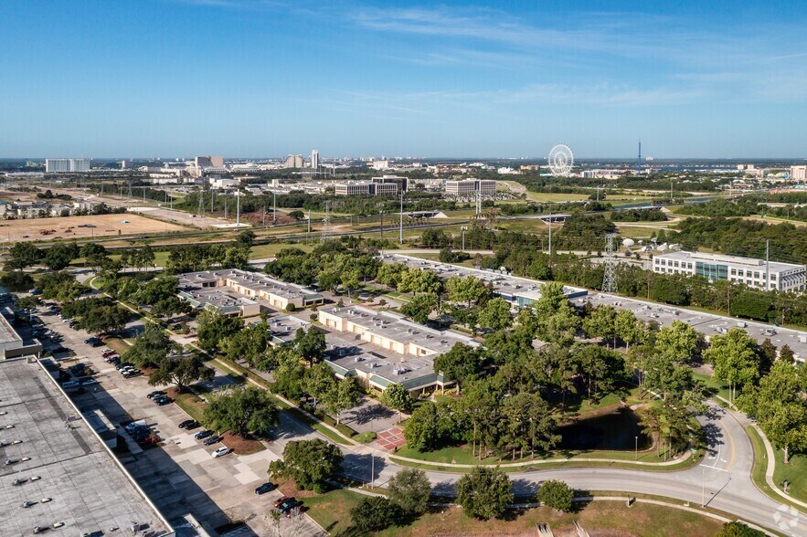 More Photos Of 7300-7356 Greenbriar Pky, Orlando Unknown For Lease