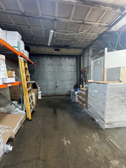 More Photos Of 247 Van Brunt St, Brooklyn Storefront Retail Office For Lease