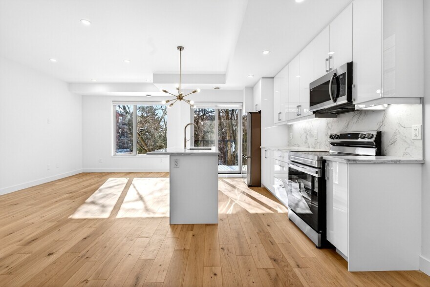 More Photos Of 14 Stevens Av, Ottawa Apartments For Sale