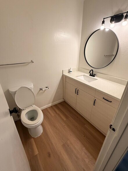More Photos Of 12606 Ashford Meadow Dr, Houston Multifamily For Sale