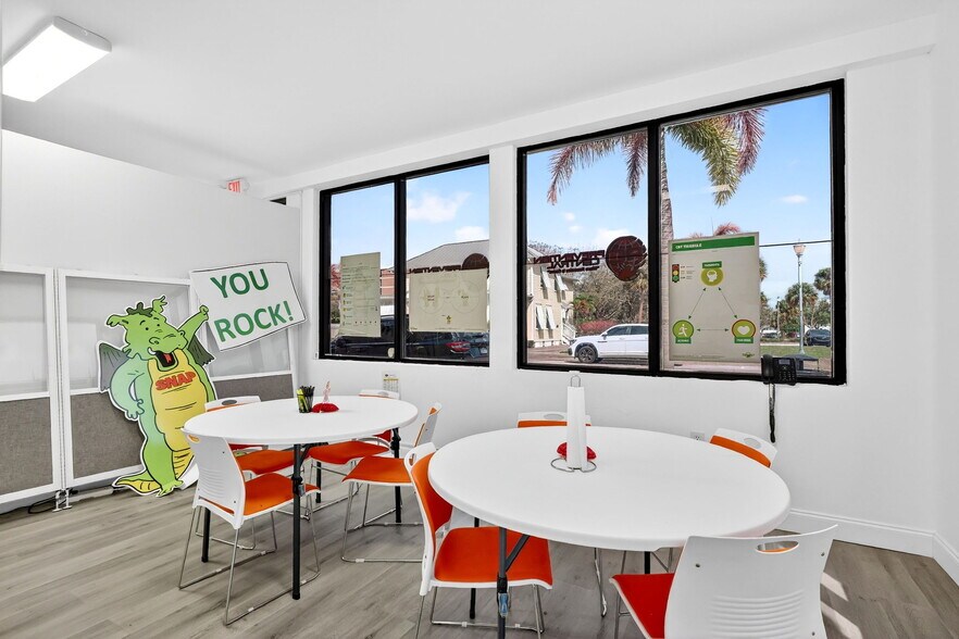 More Photos Of 129 N 5th St, Fort Pierce Storefront Retail Residential For Lease