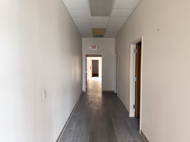 More Photos Of 909 Business Park Dr, Mission Office For Lease