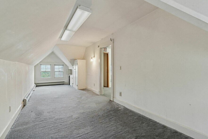 More Photos Of 2318 S 1st Ave, Minneapolis Office For Sale