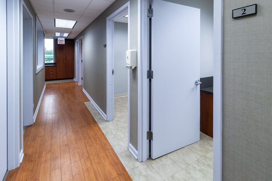 More Photos Of 2400 N Ashland Ave, Chicago Medical For Lease