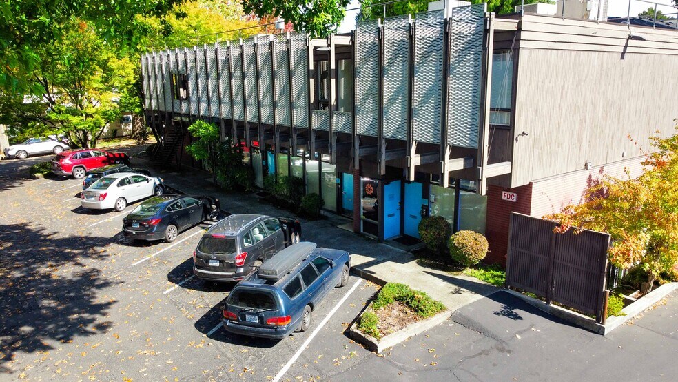 More Photos Of 200 NE 20th Ave, Portland Office For Sale