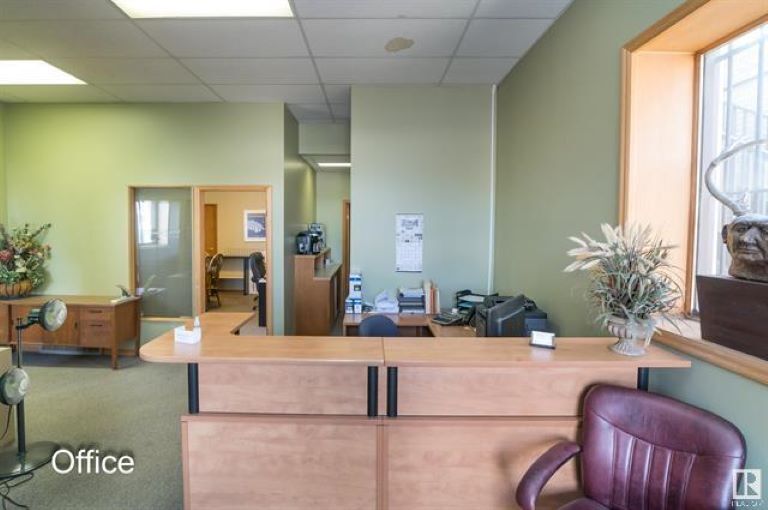 More Photos Of 10201 100 Av, Morinville Office Residential For Sale