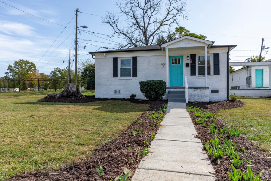 More Photos Of 2479 Julia Ave, Charlotte Apartments For Sale