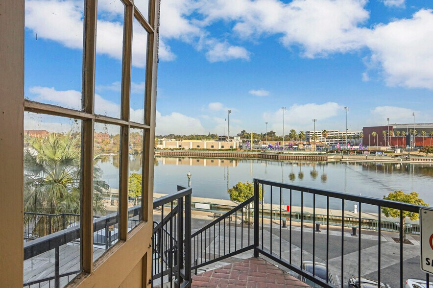 More Photos Of 445 W Weber Ave, Stockton Office For Lease