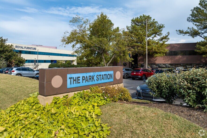 More Photos Of 5180 Park Ave, Memphis Office For Lease