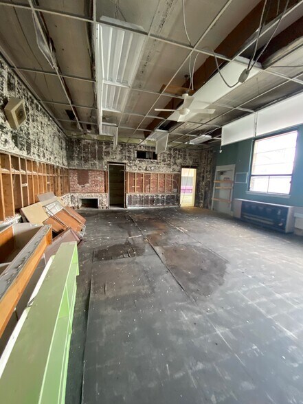 More Photos Of 35 Columbus St, Fitchburg Schools For Sale