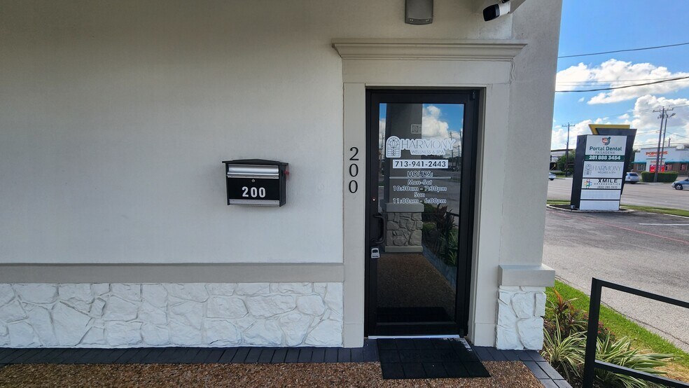 More Photos Of 3409 Spencer Hwy, Pasadena Office For Lease