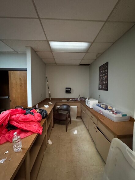 More Photos Of 8716 SE 15th St, Oklahoma City Distribution For Sale