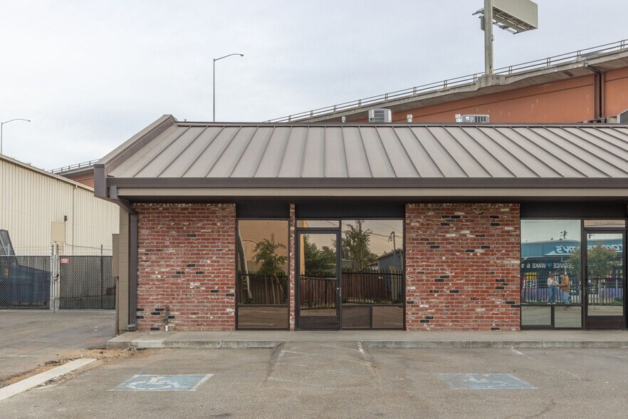 More Photos Of 1330 W Fremont St, Stockton Office For Lease