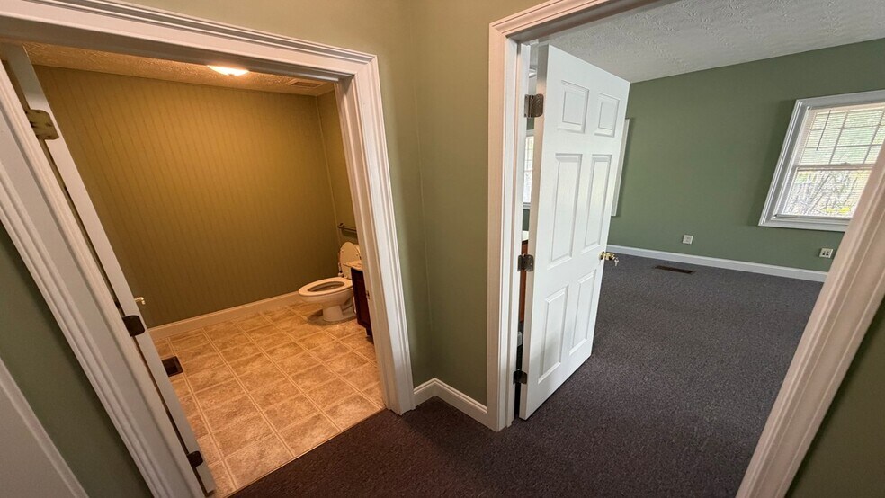 More Photos Of 5659 Old Dahlonega Hwy, Murrayville Office Residential For Lease