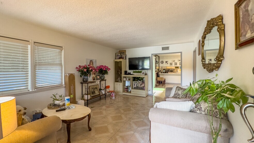 More Photos Of 1837 Beloit Ave, Los Angeles Apartments For Sale